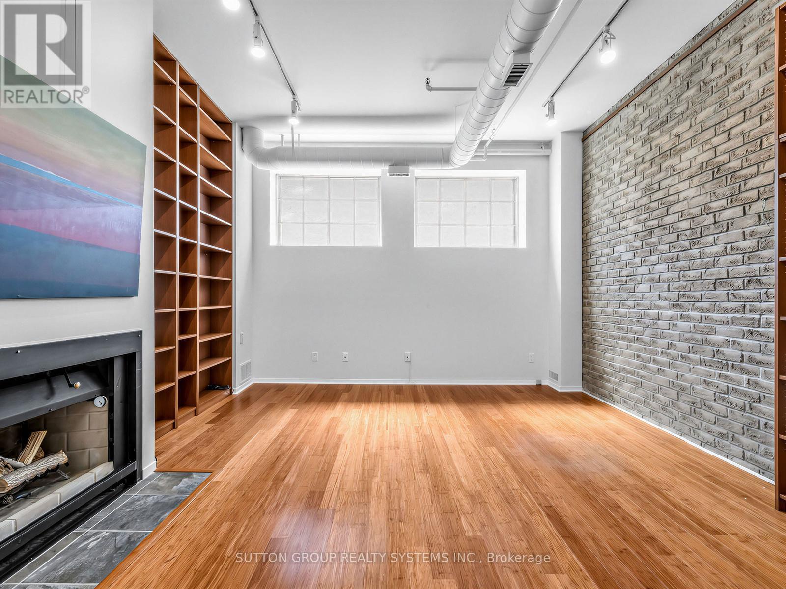 5 - 6 Bartlett Avenue W, Toronto (dovercourt-wallace Emerson-junction), Ontario