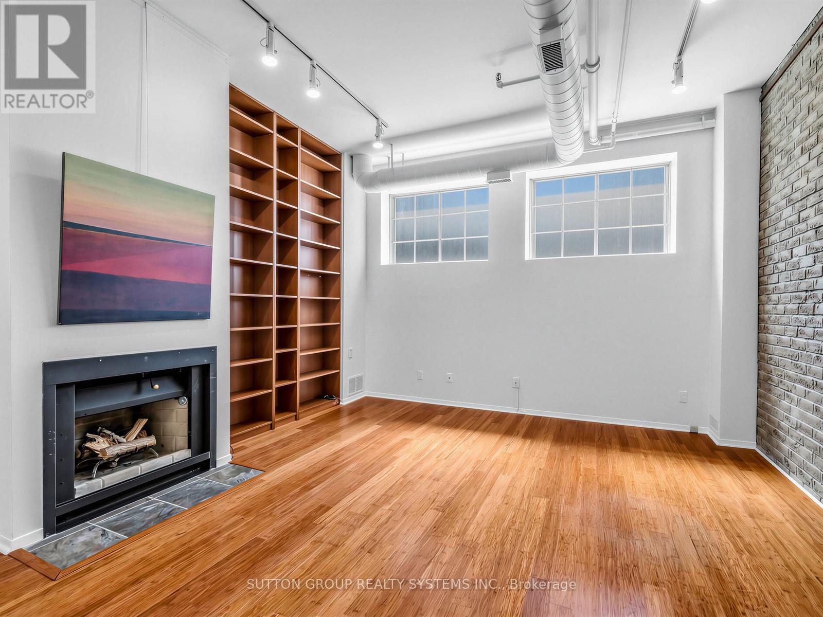 5 - 6 Bartlett Avenue W, Toronto (dovercourt-wallace Emerson-junction), Ontario