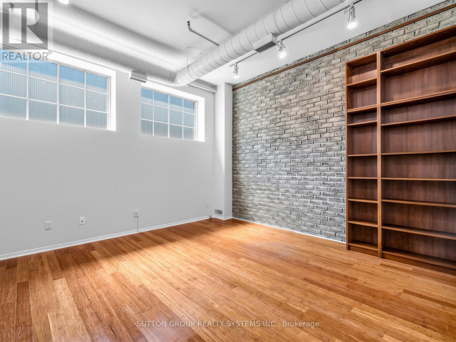5 - 6 Bartlett Avenue W, Toronto (dovercourt-wallace Emerson-junction), Ontario