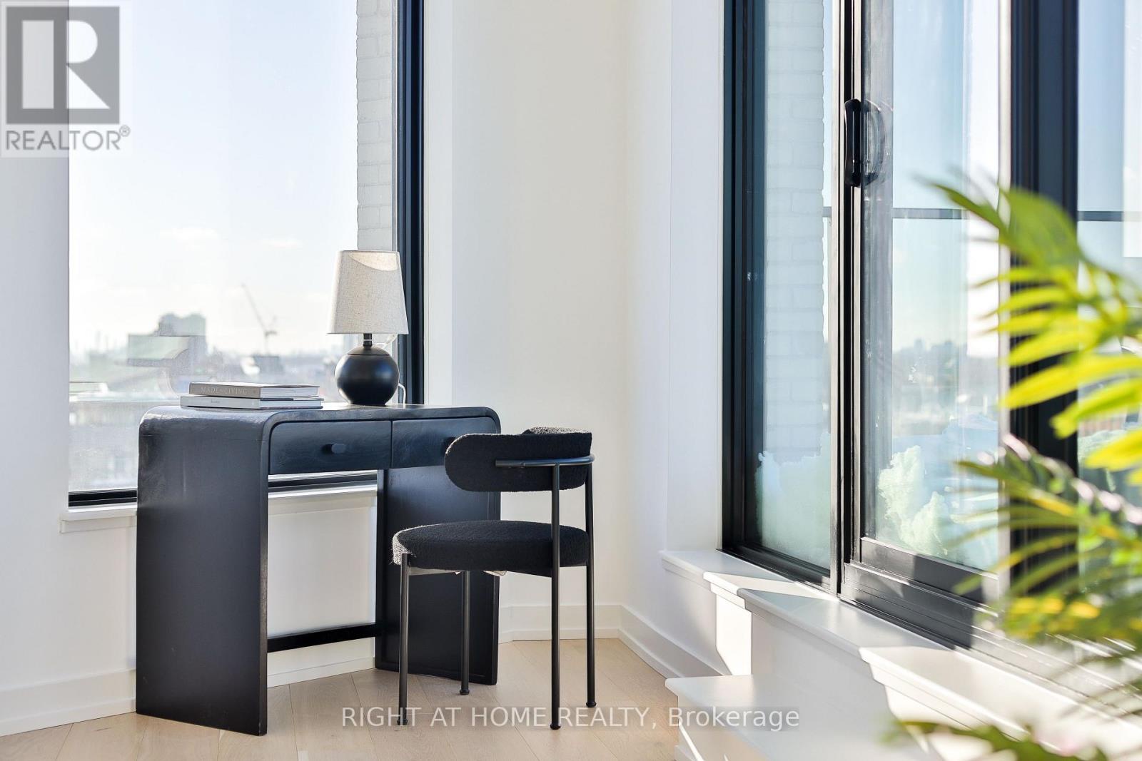 905 - 200 Sudbury Street, Toronto (little Portugal), Ontario