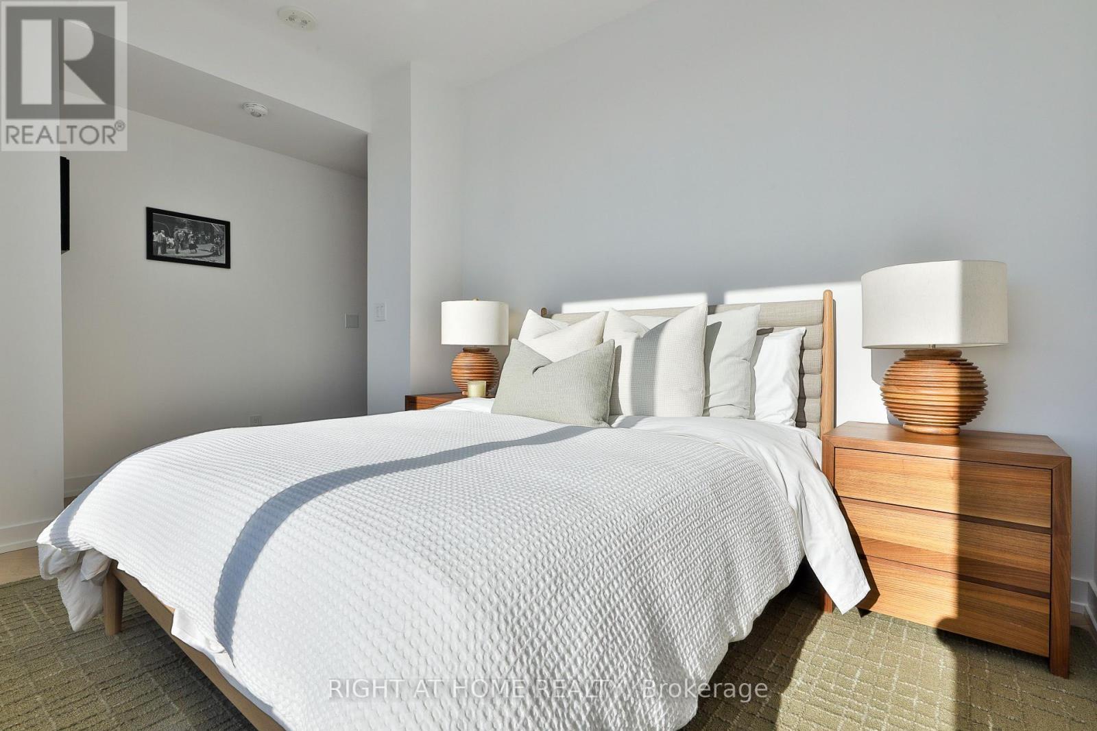 905 - 200 Sudbury Street, Toronto (little Portugal), Ontario