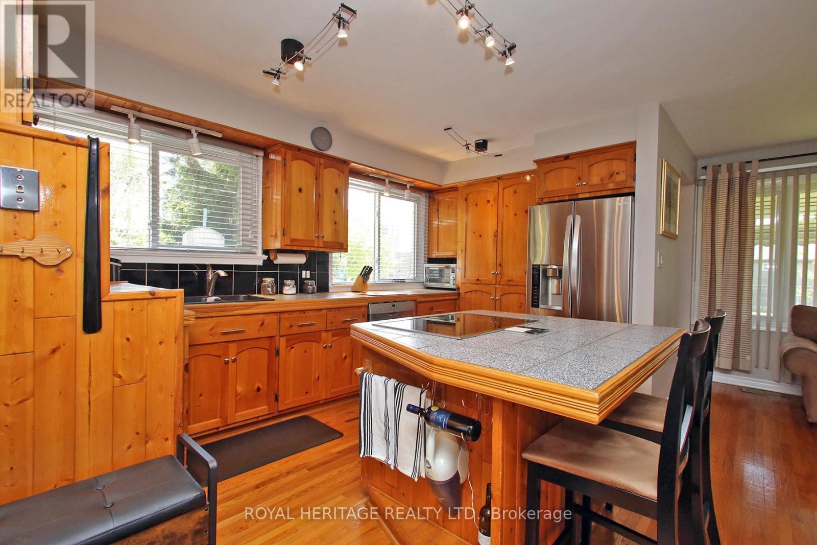 27 Medway Crescent, Toronto (bendale), Ontario