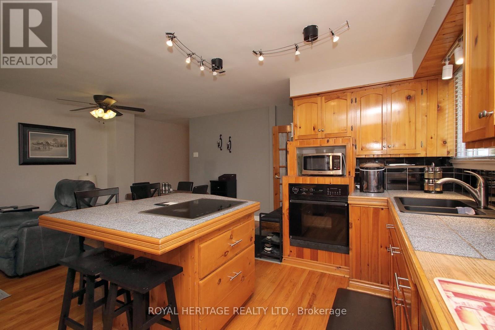 27 Medway Crescent, Toronto (bendale), Ontario
