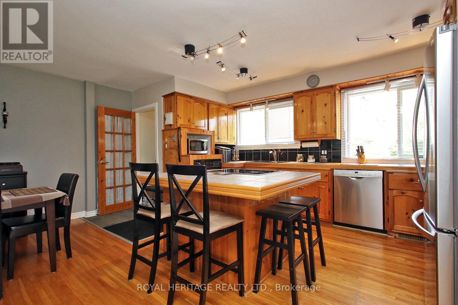 27 Medway Crescent, Toronto (bendale), Ontario