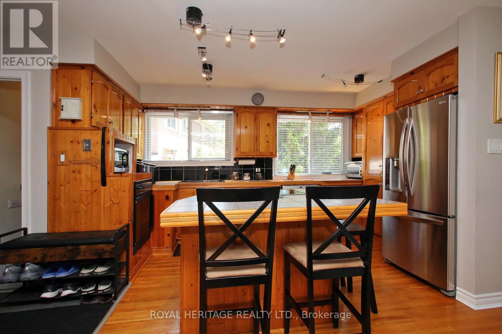 27 Medway Crescent, Toronto (bendale), Ontario