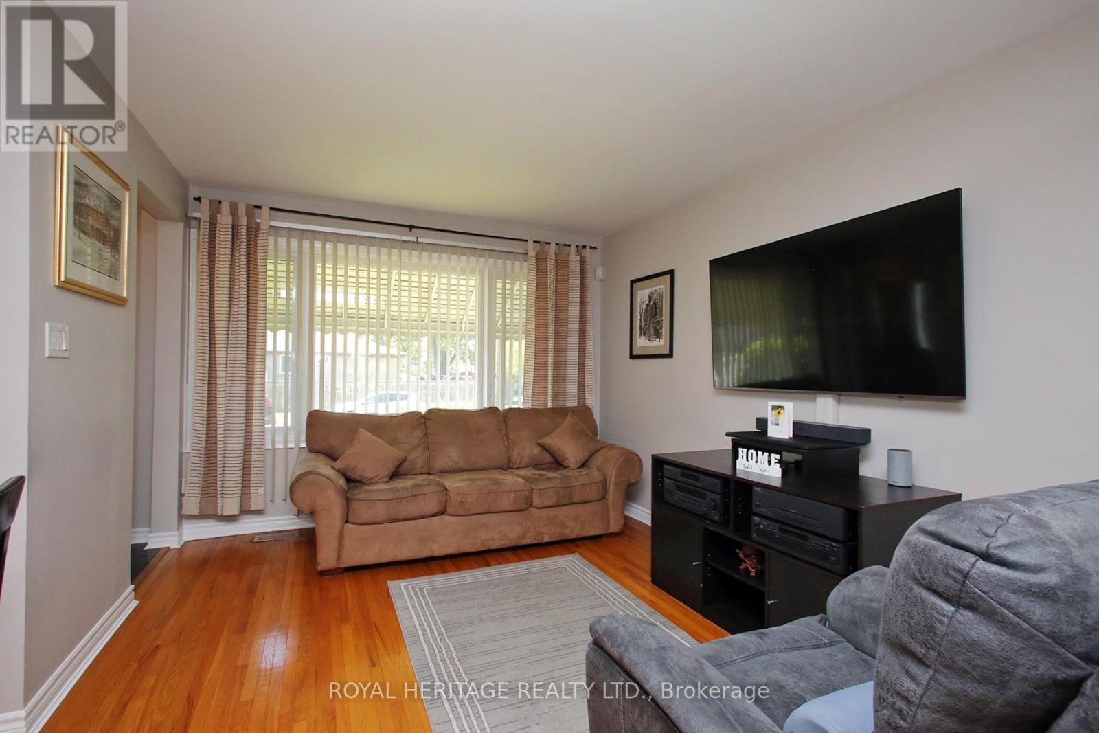 27 Medway Crescent, Toronto (bendale), Ontario