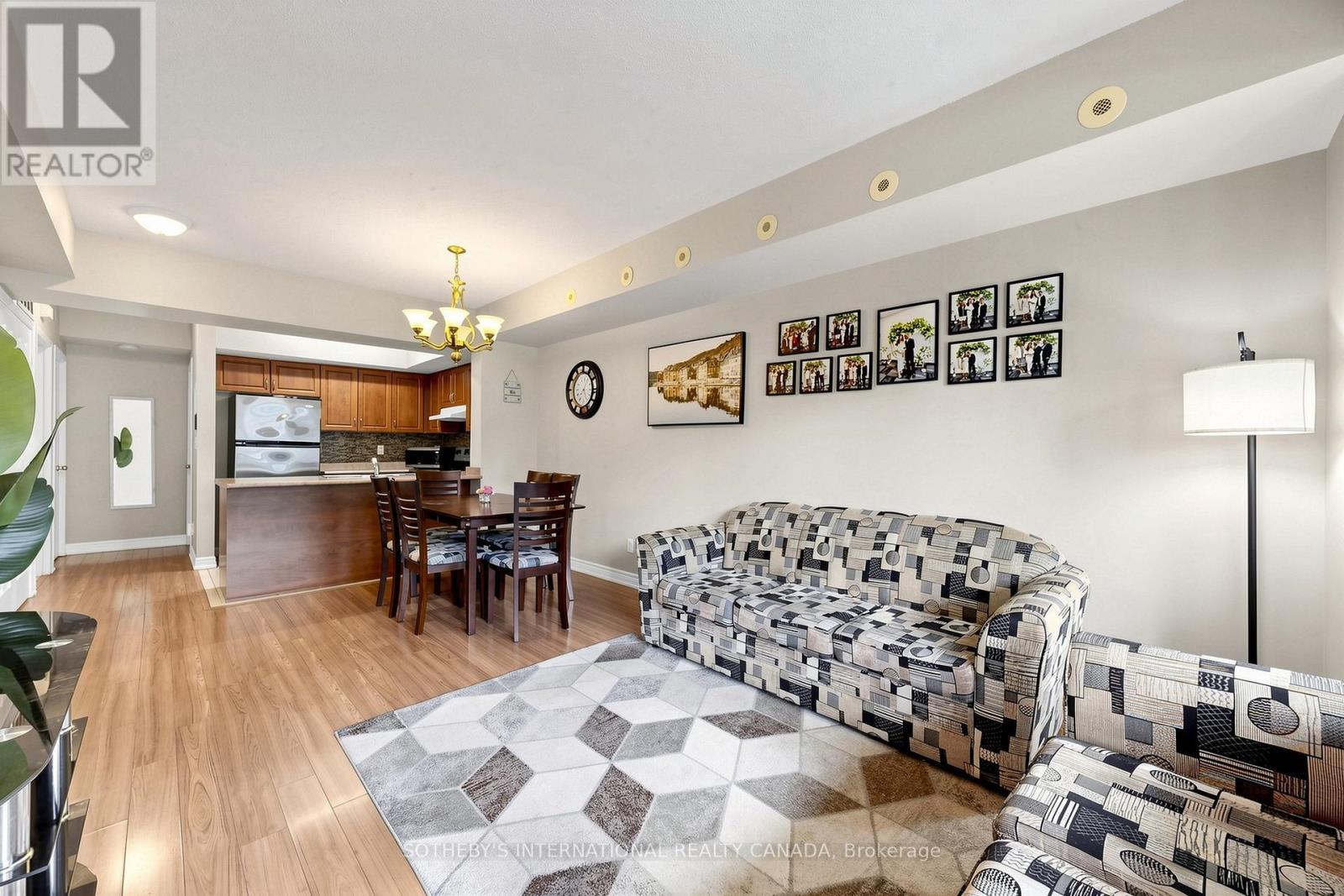 2012 - 3035 Finch Avenue W, Toronto (humbermede), Ontario