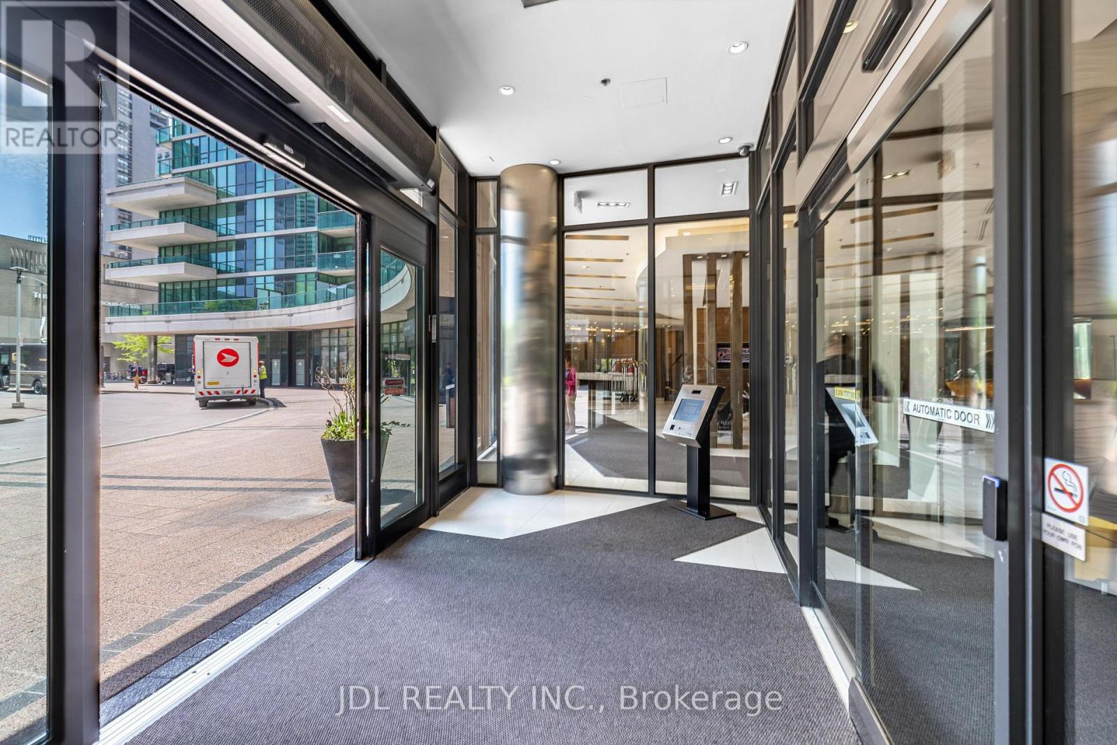 4006 - 16 Harbour Street, Toronto (waterfront Communities), Ontario