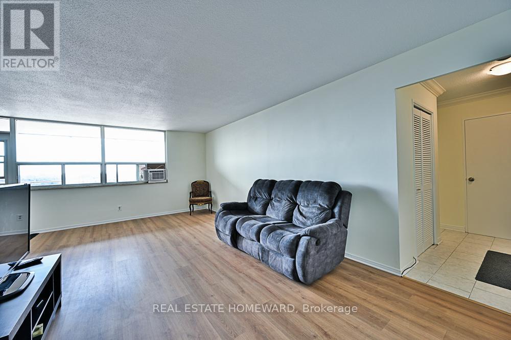 1015 - 2550 Pharmacy Avenue, Toronto (l'amoreaux), Ontario