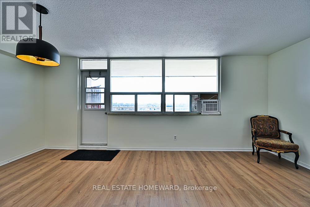 1015 - 2550 Pharmacy Avenue, Toronto (l'amoreaux), Ontario