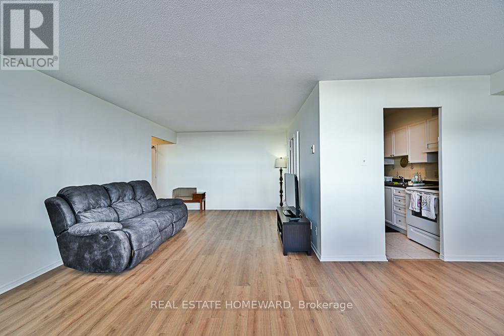 1015 - 2550 Pharmacy Avenue, Toronto (l'amoreaux), Ontario