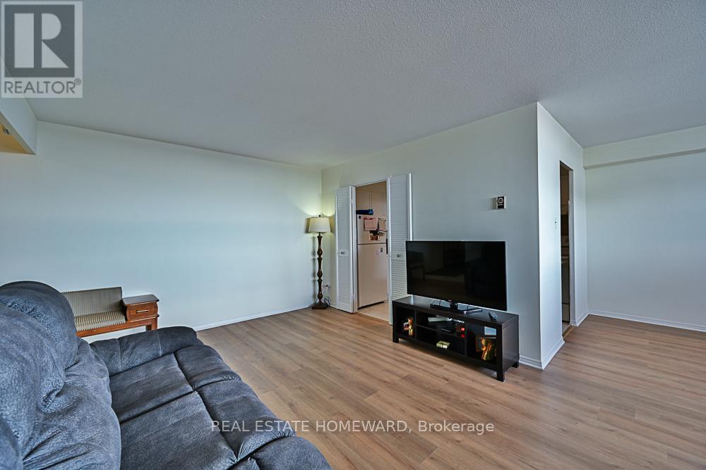 1015 - 2550 Pharmacy Avenue, Toronto (l'amoreaux), Ontario