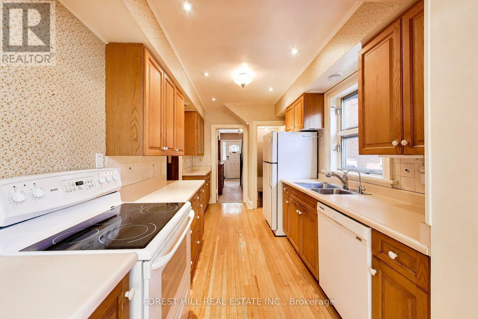 164 Deloraine Avenue, Toronto (lawrence Park North), Ontario
