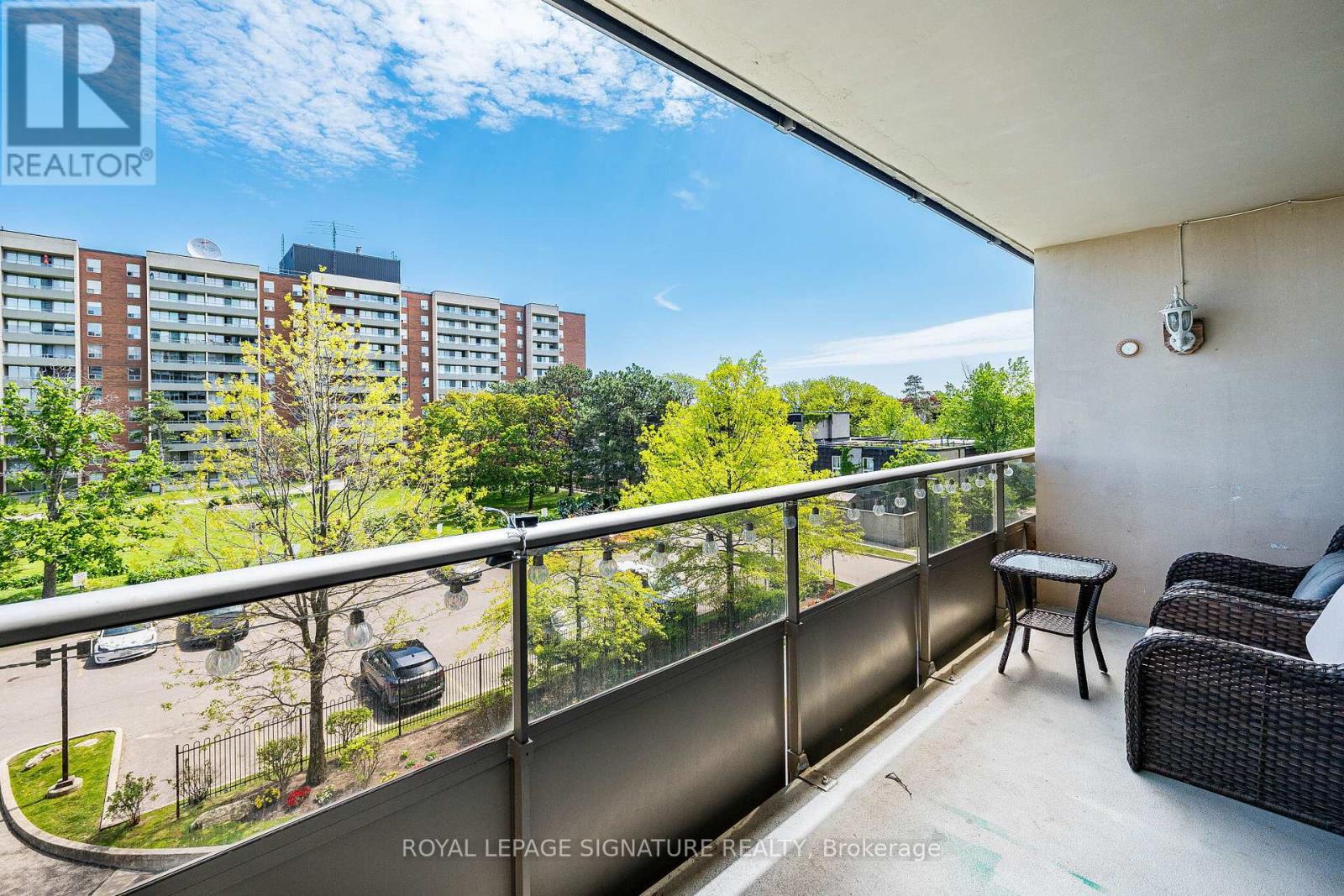 405 - 25 Four Winds Drive, Toronto (york University Heights), Ontario