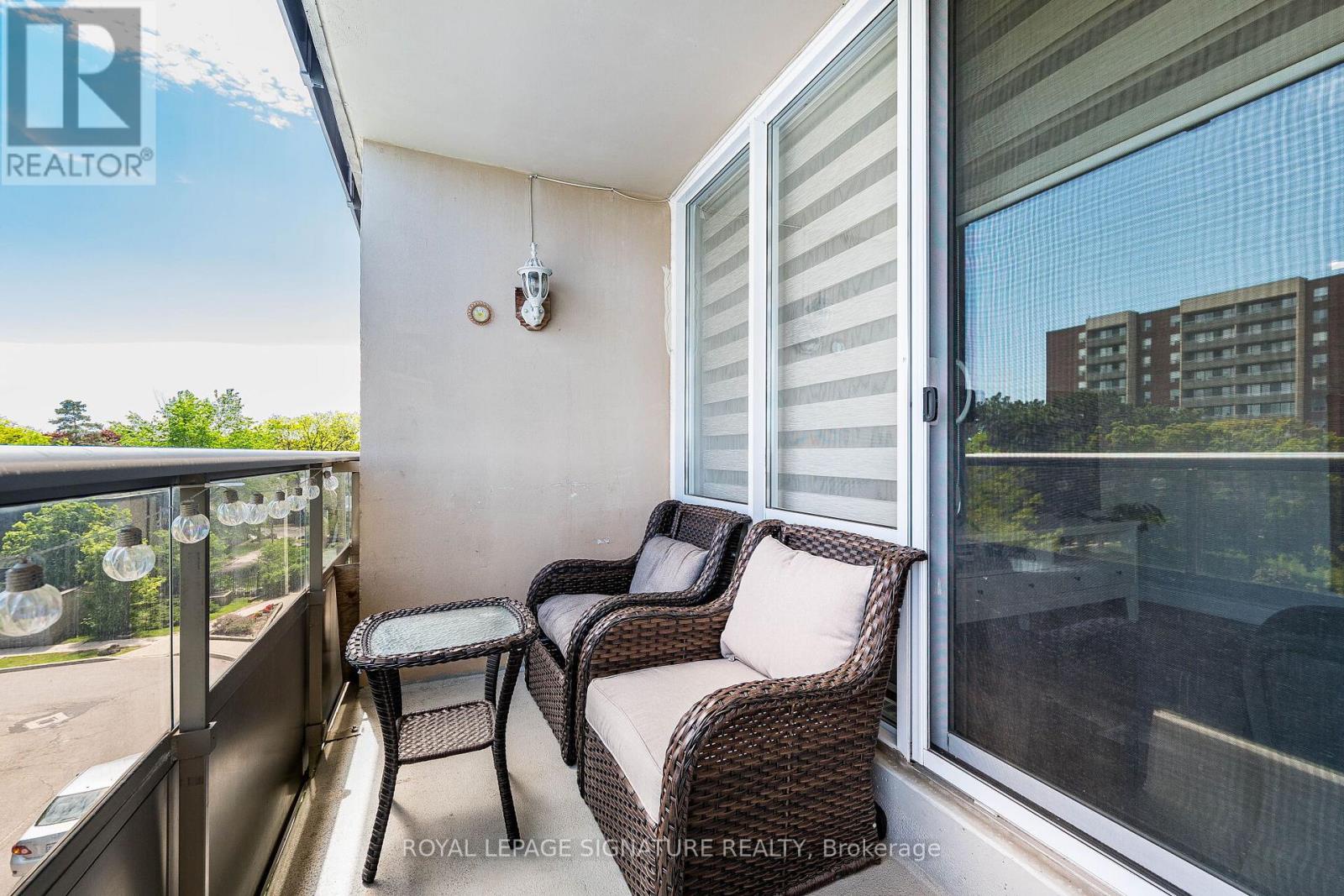 405 - 25 Four Winds Drive, Toronto (york University Heights), Ontario