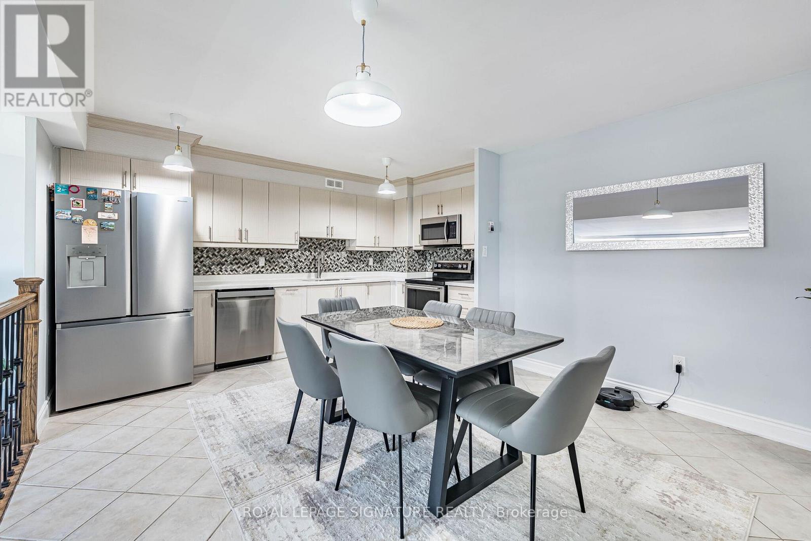 405 - 25 Four Winds Drive, Toronto (york University Heights), Ontario