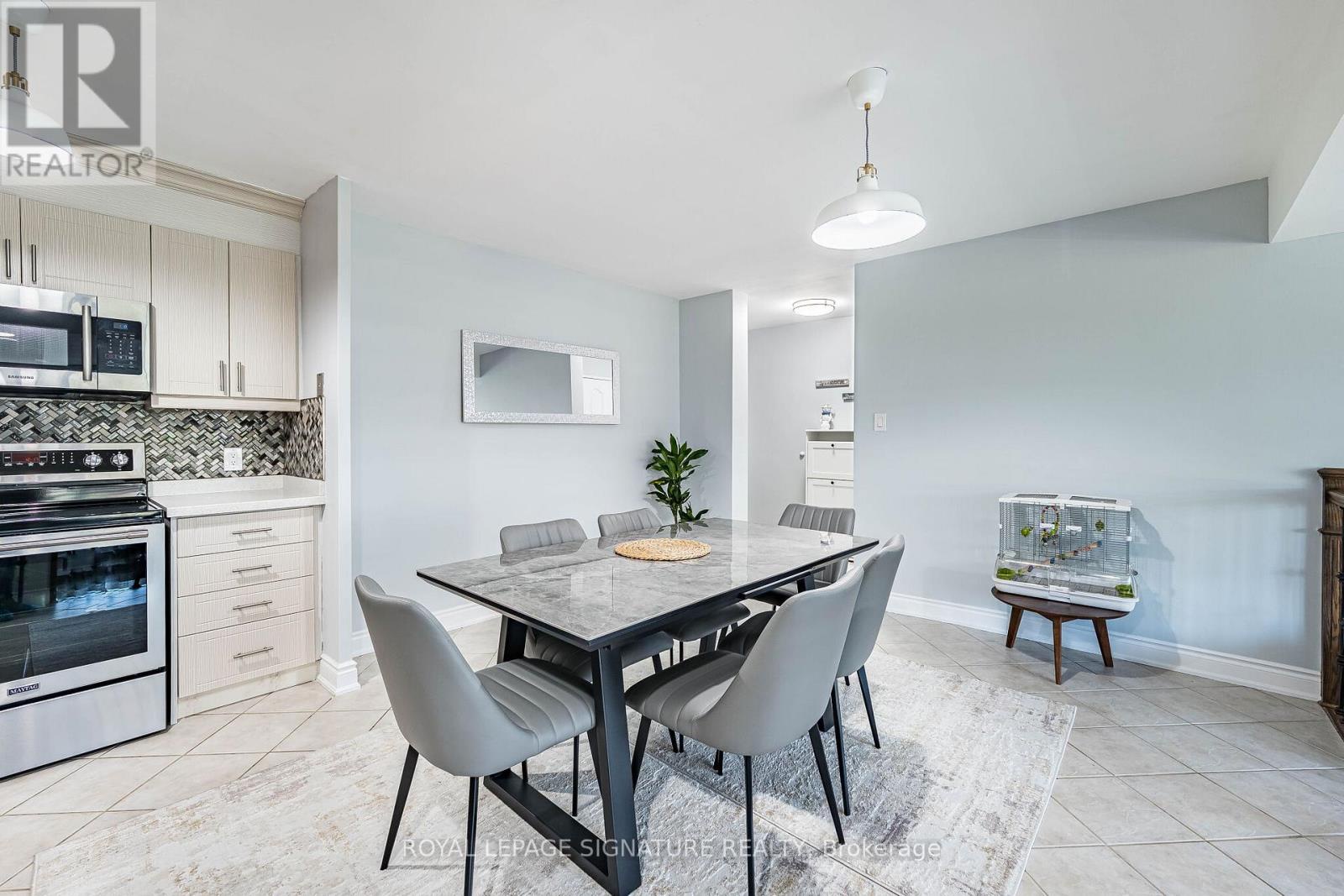 405 - 25 Four Winds Drive, Toronto (york University Heights), Ontario
