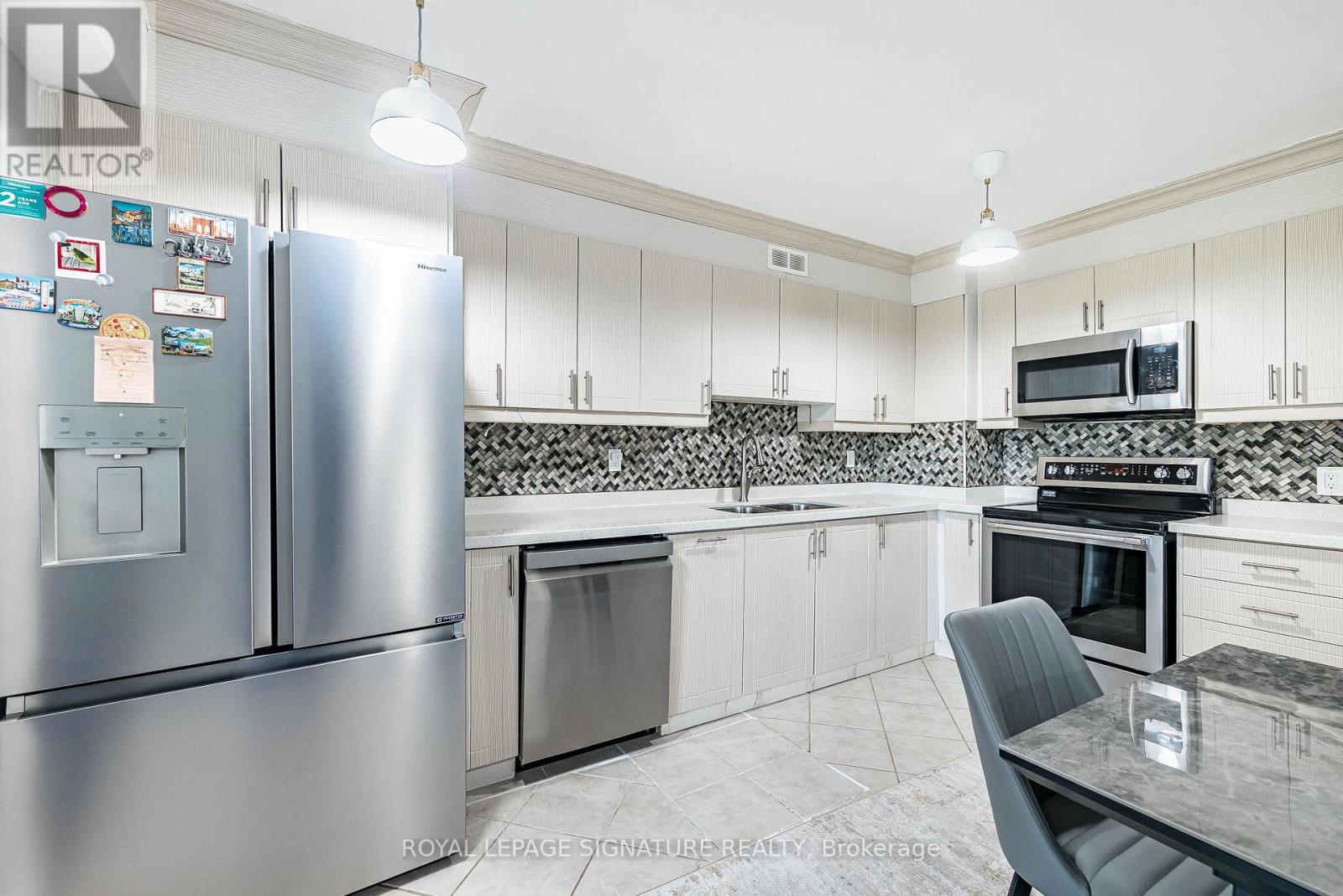 405 - 25 Four Winds Drive, Toronto (york University Heights), Ontario