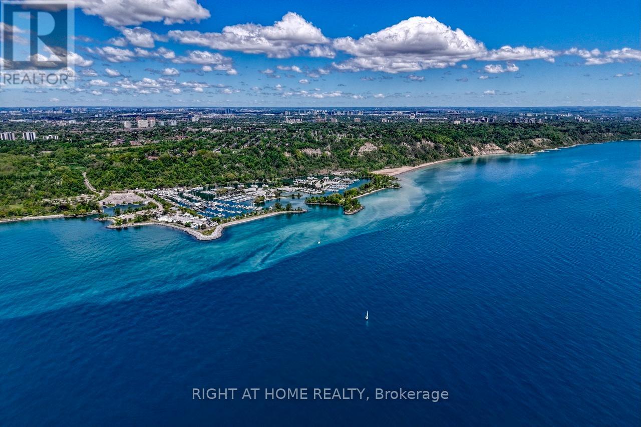 2027 - 3 Greystone Walk Drive, Toronto (kennedy Park), Ontario