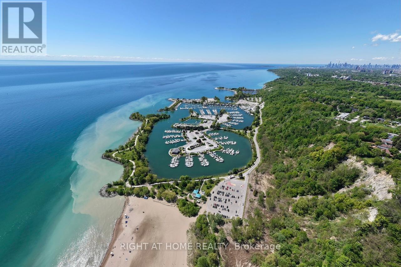 2027 - 3 Greystone Walk Drive, Toronto (kennedy Park), Ontario