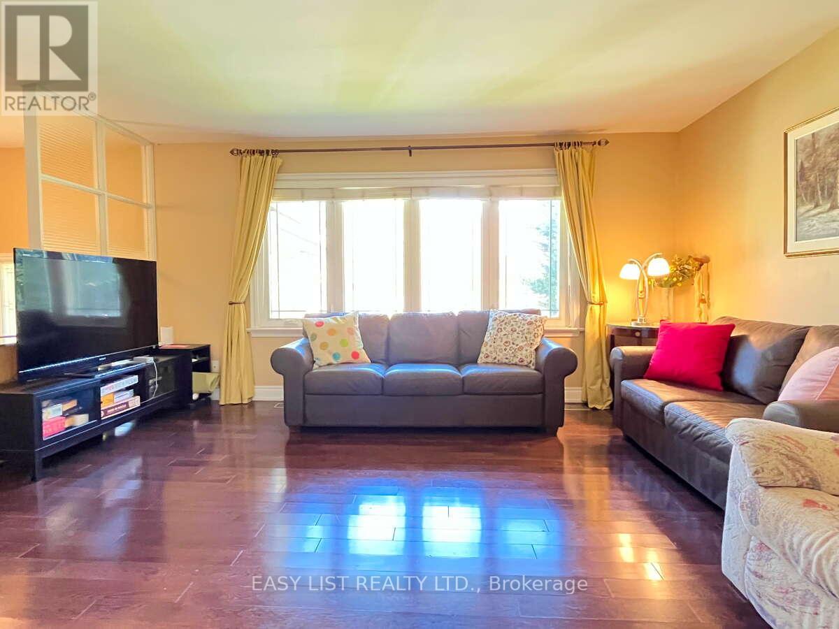 57 Kilbride Road, Toronto (bendale), Ontario