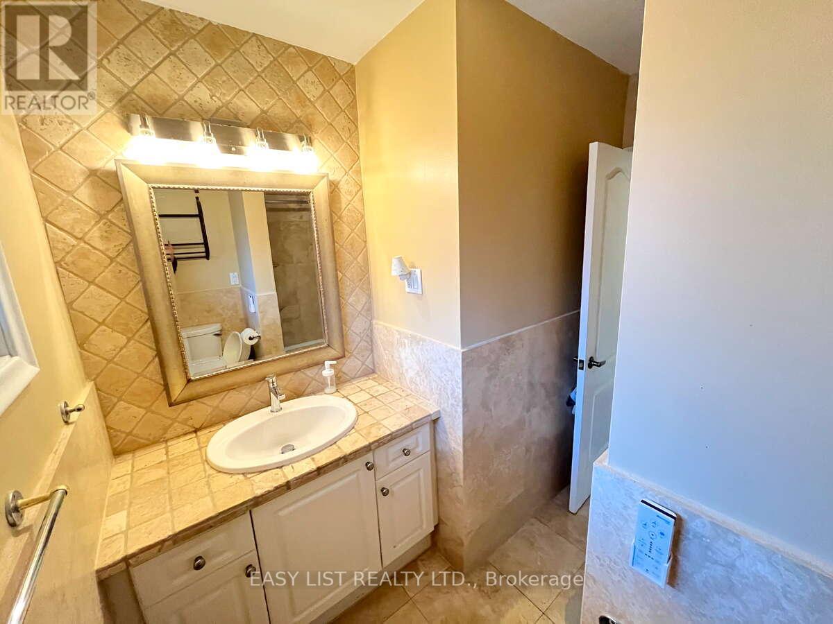 57 Kilbride Road, Toronto (bendale), Ontario
