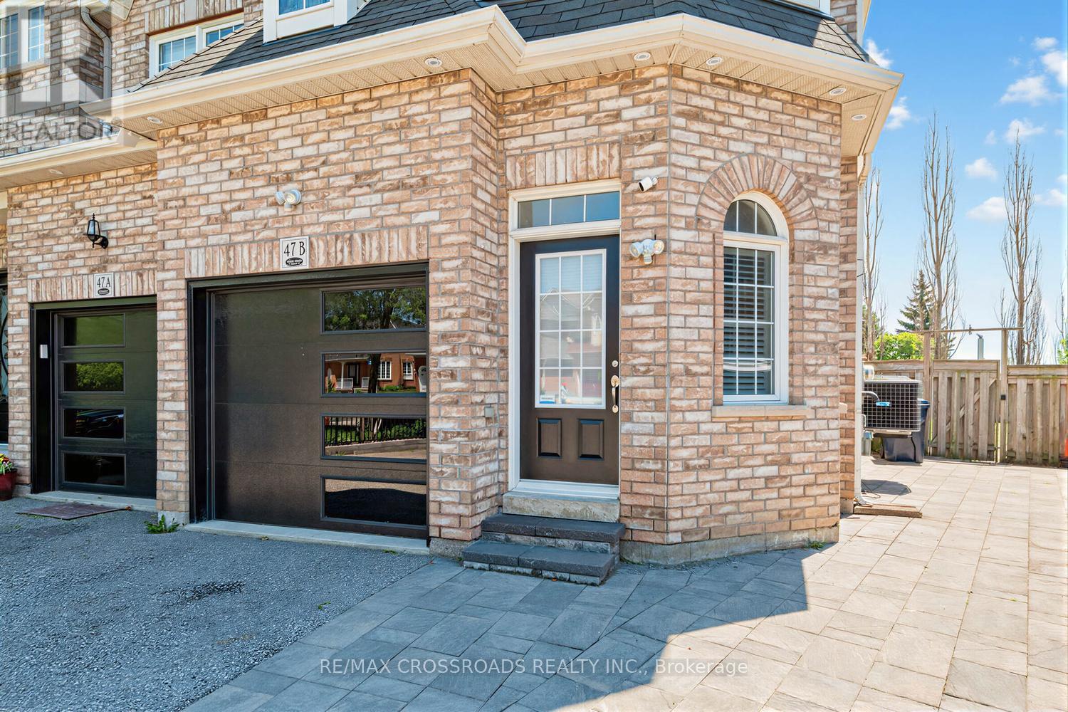 47b Carrera Boulevard, Toronto (dorset Park), Ontario
