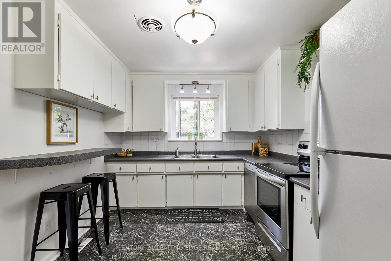 108 Gradwell Drive, Toronto (cliffcrest), Ontario