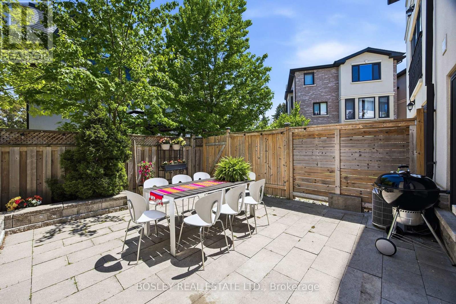 17 Matthew Court, Toronto (princess-rosethorn), Ontario