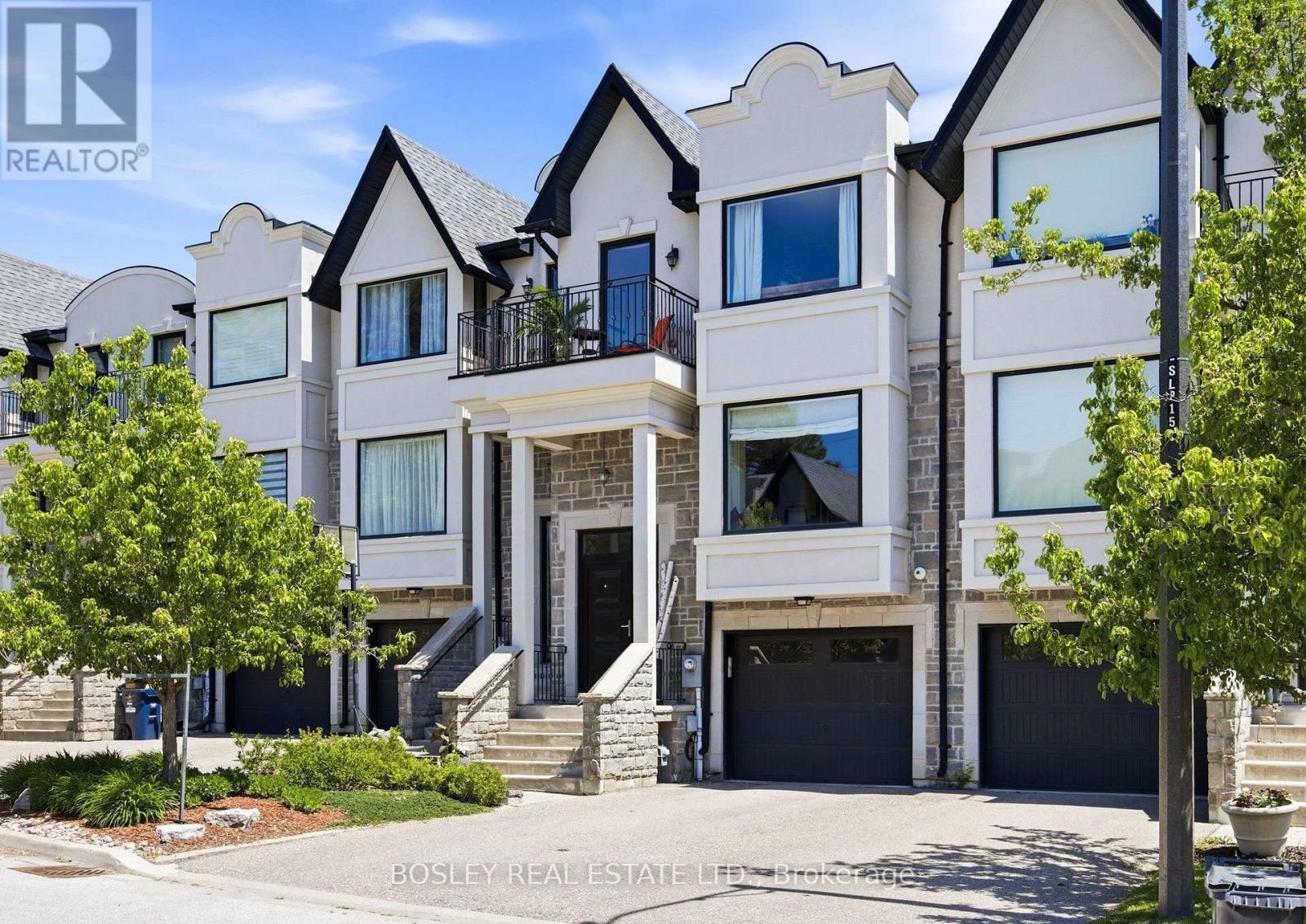 17 Matthew Court, Toronto (princess-rosethorn), Ontario