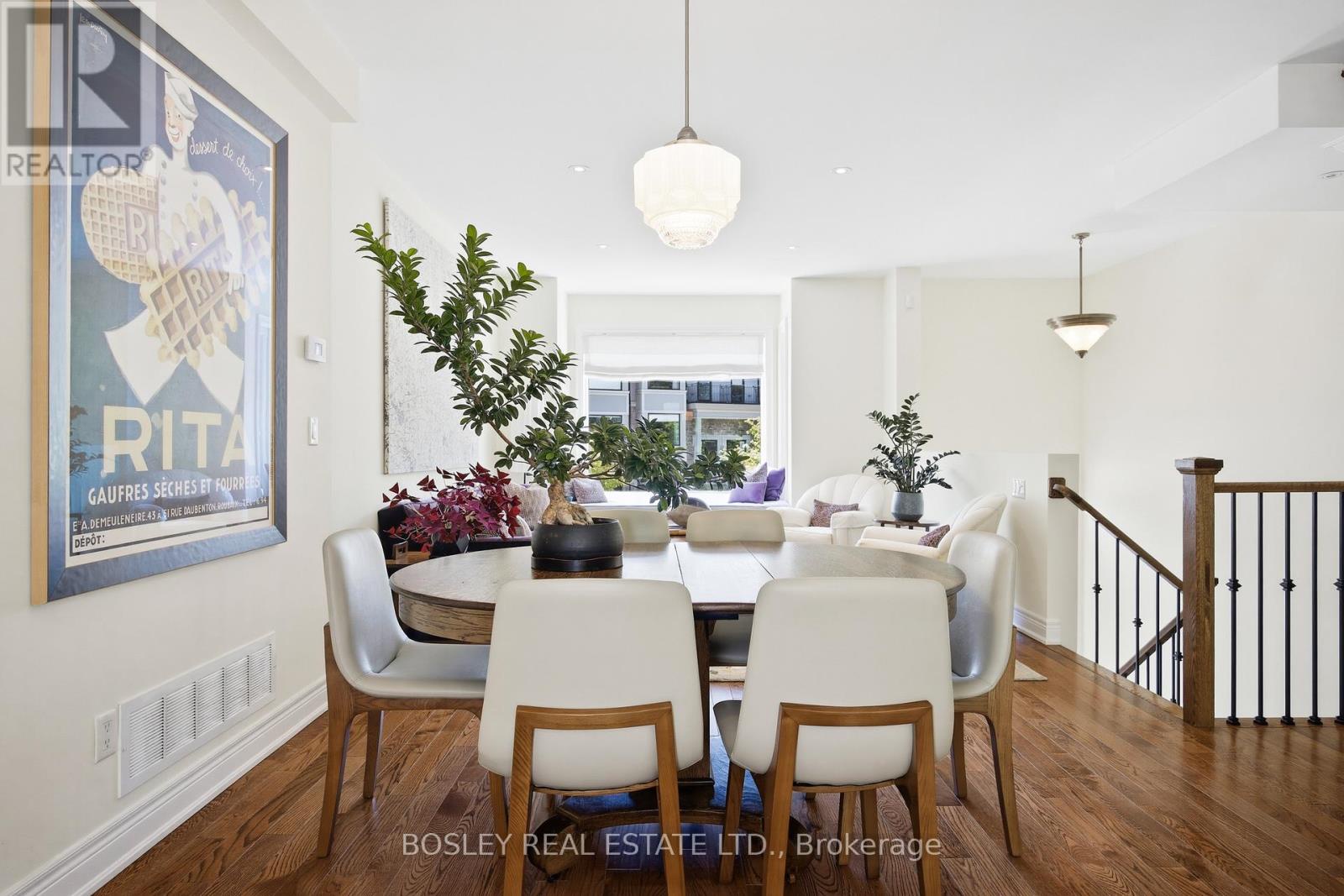 17 Matthew Court, Toronto (princess-rosethorn), Ontario