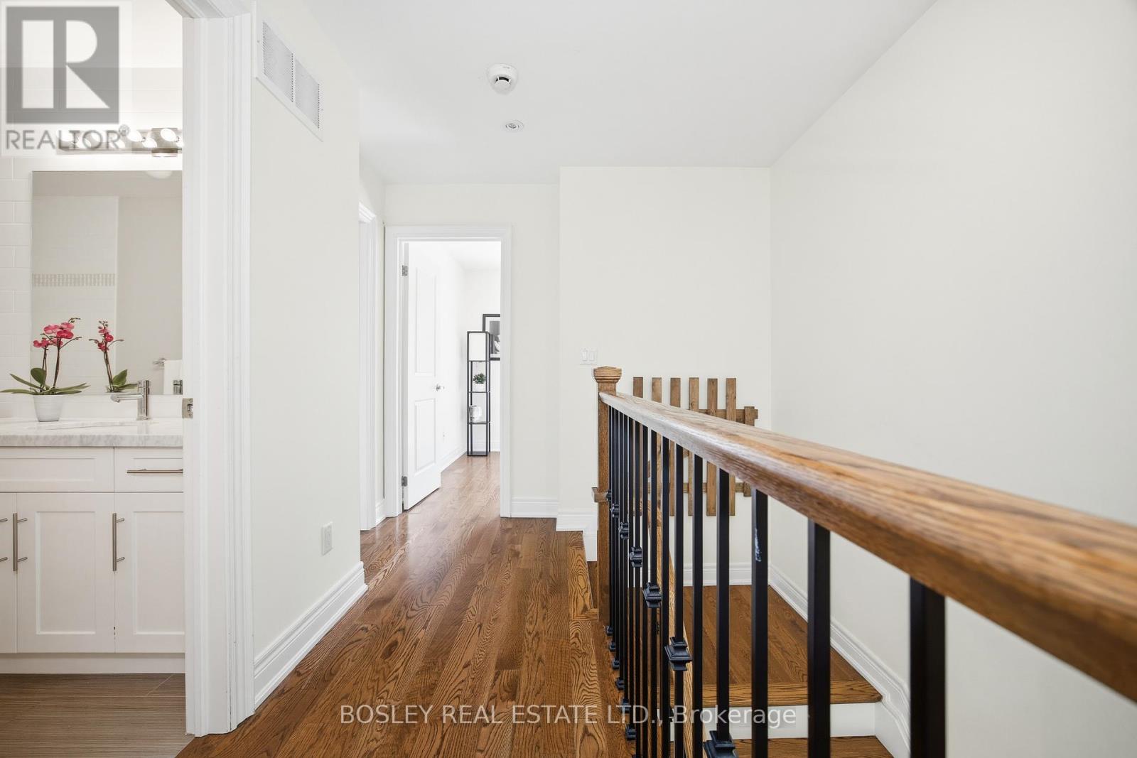 17 Matthew Court, Toronto (princess-rosethorn), Ontario