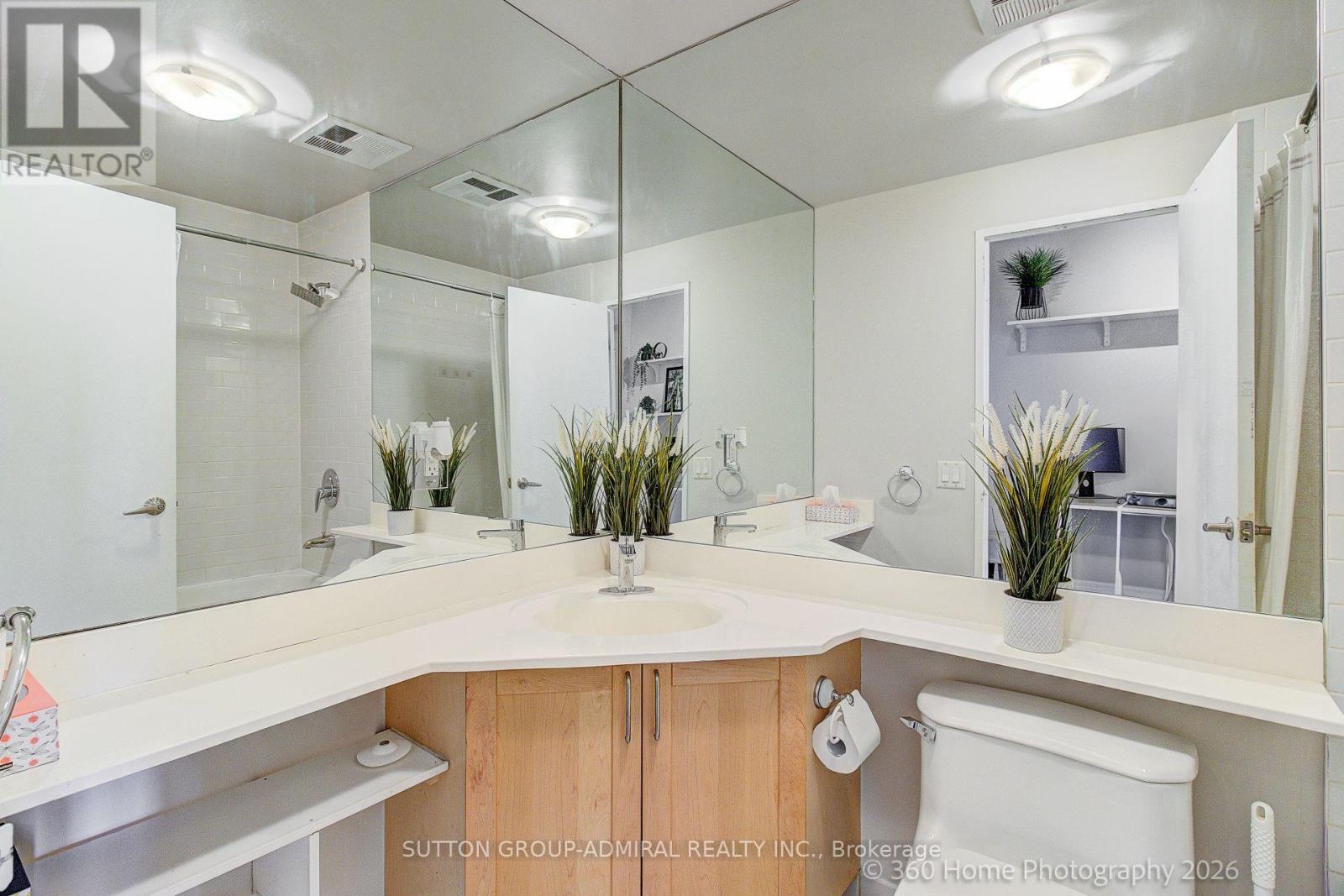 208 - 901 Queen Street W, Toronto (trinity-bellwoods), Ontario