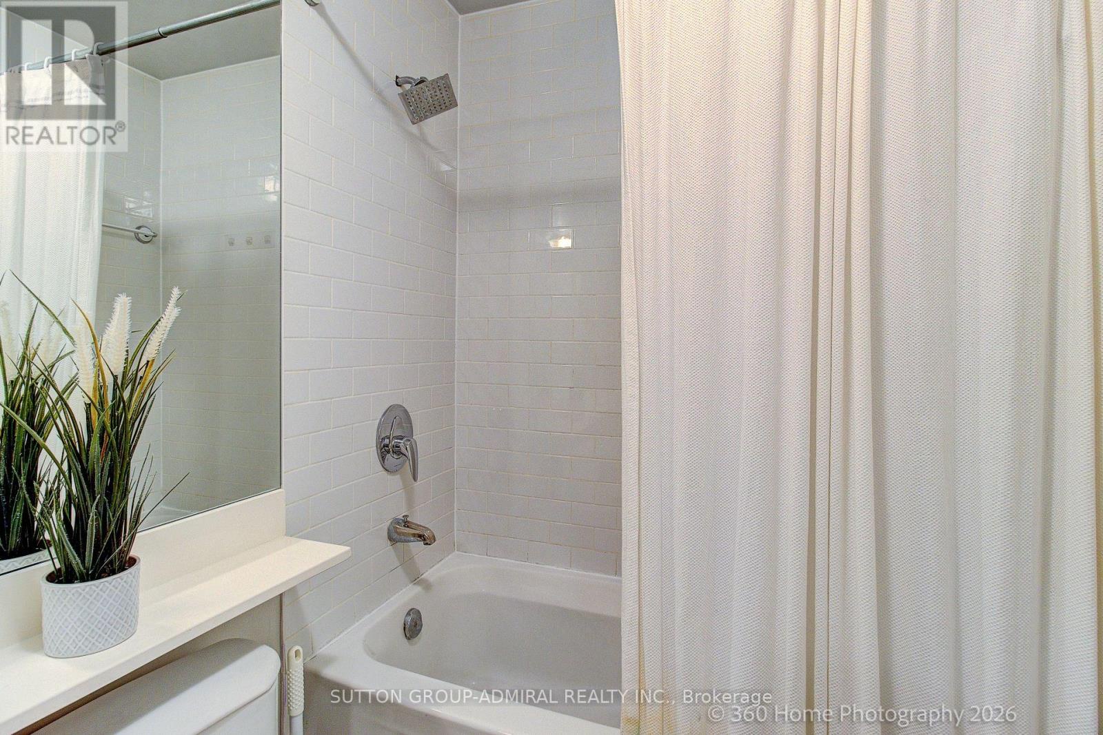 208 - 901 Queen Street W, Toronto (trinity-bellwoods), Ontario