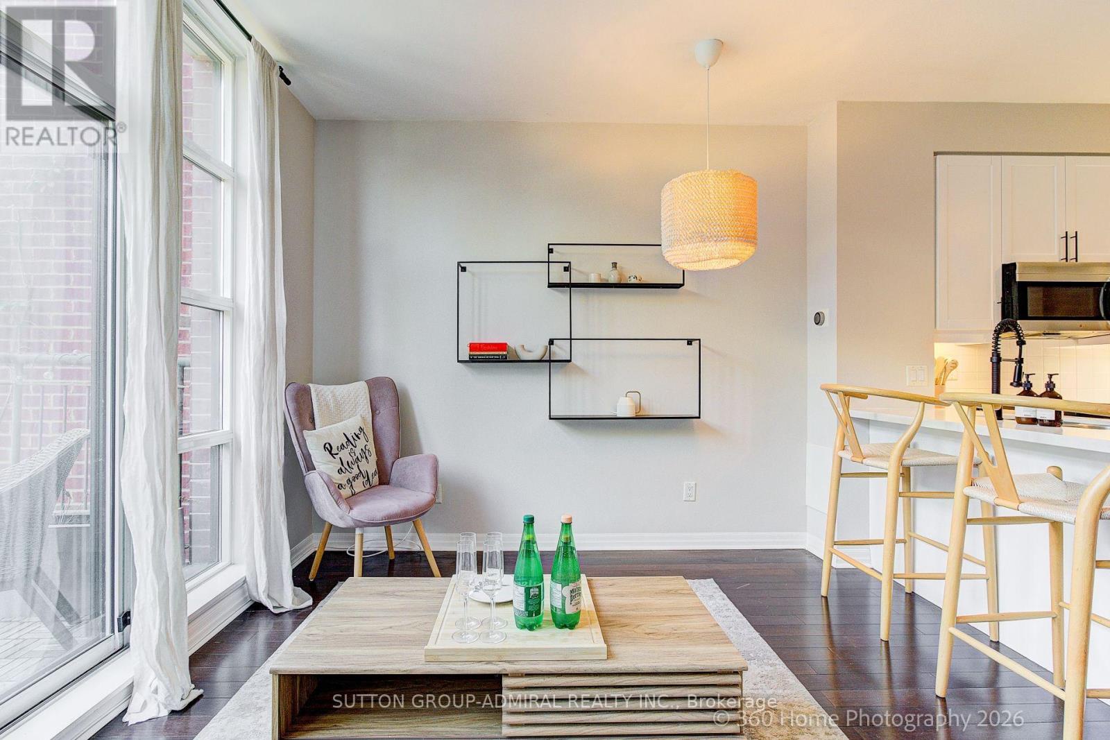 208 - 901 Queen Street W, Toronto (trinity-bellwoods), Ontario