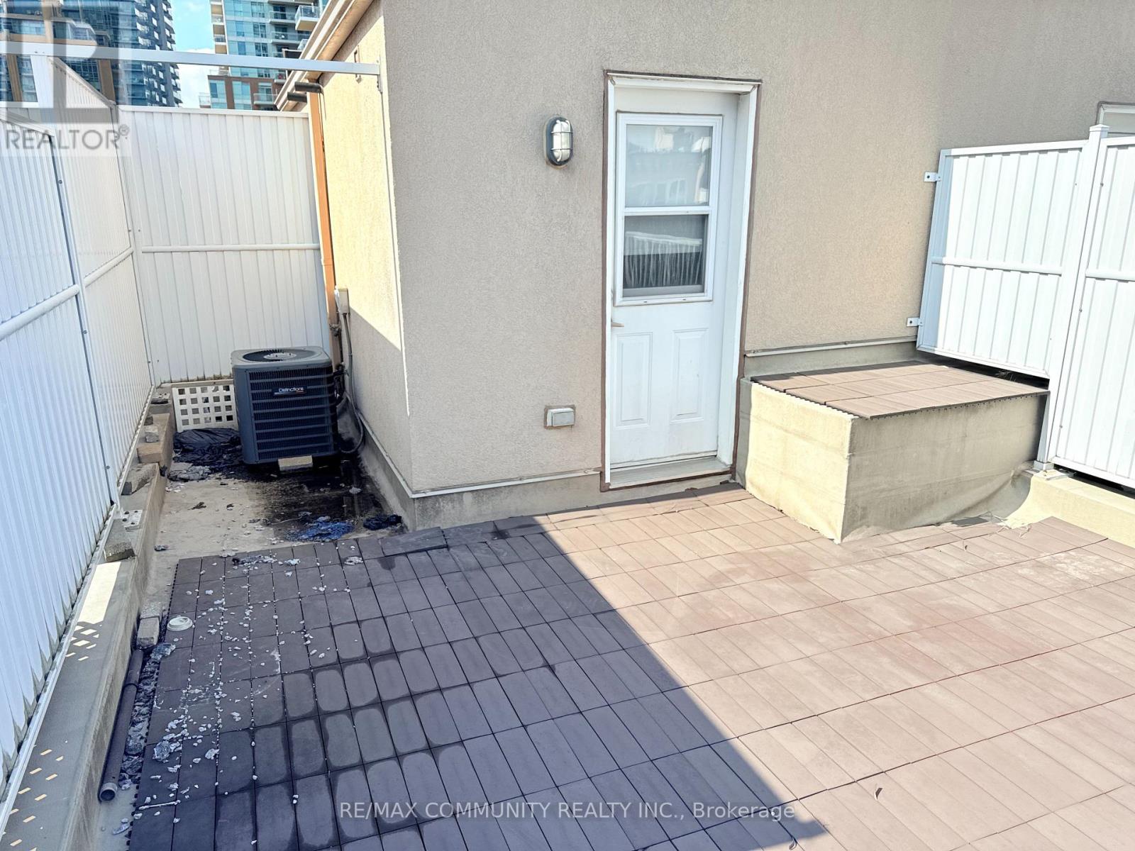 716 - 42 Western Battery Road, Toronto (niagara), Ontario