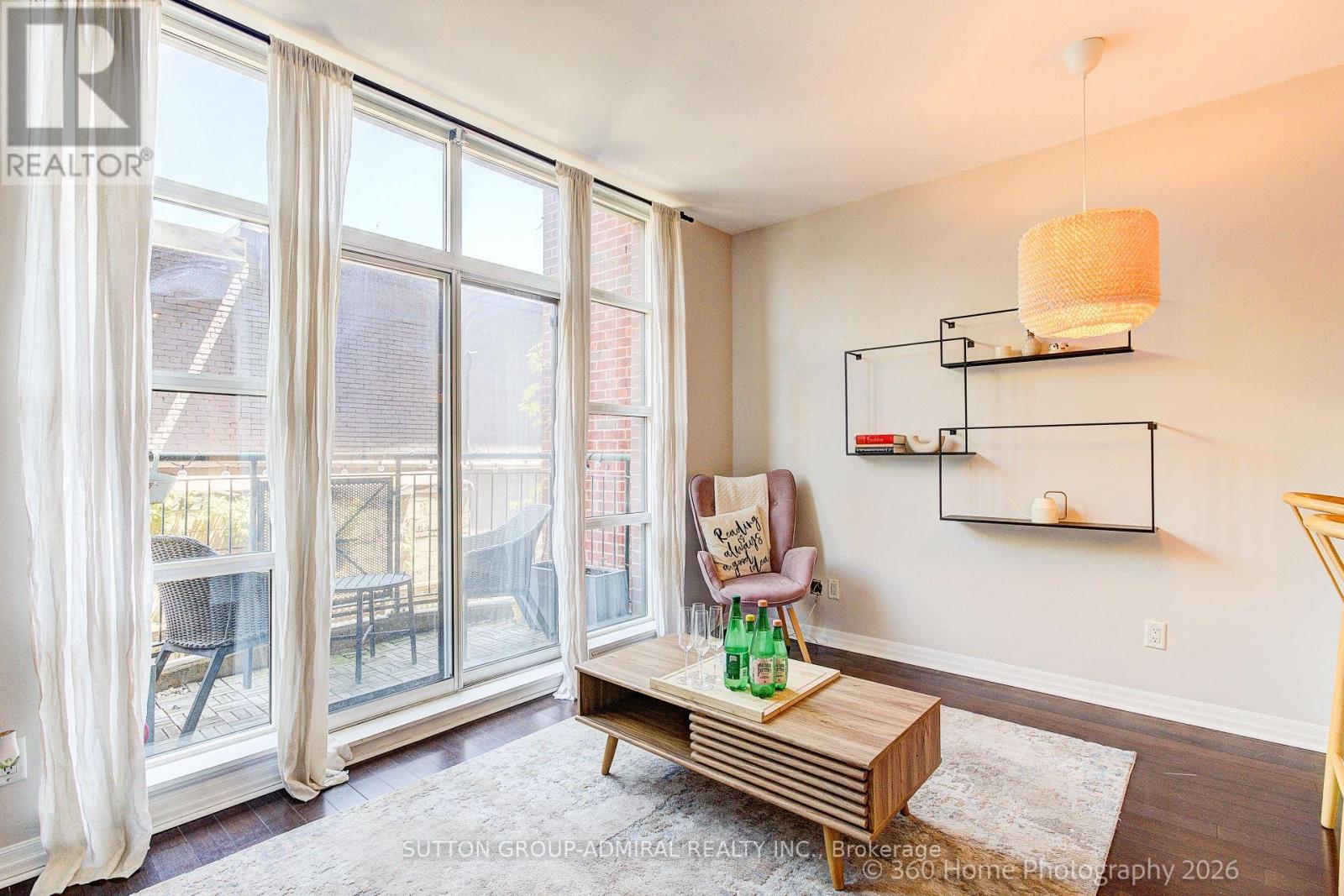 208 - 901 Queen Street W, Toronto (trinity-bellwoods), Ontario