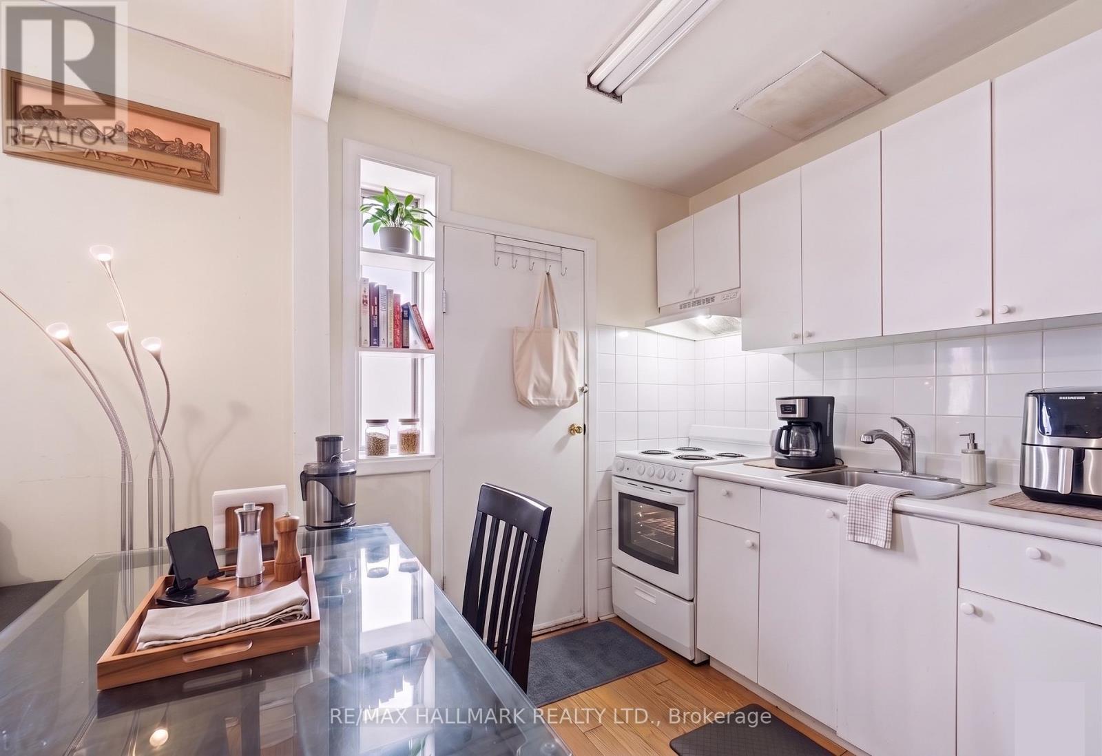 196 Livingstone Avenue, Toronto (briar Hill-belgravia), Ontario
