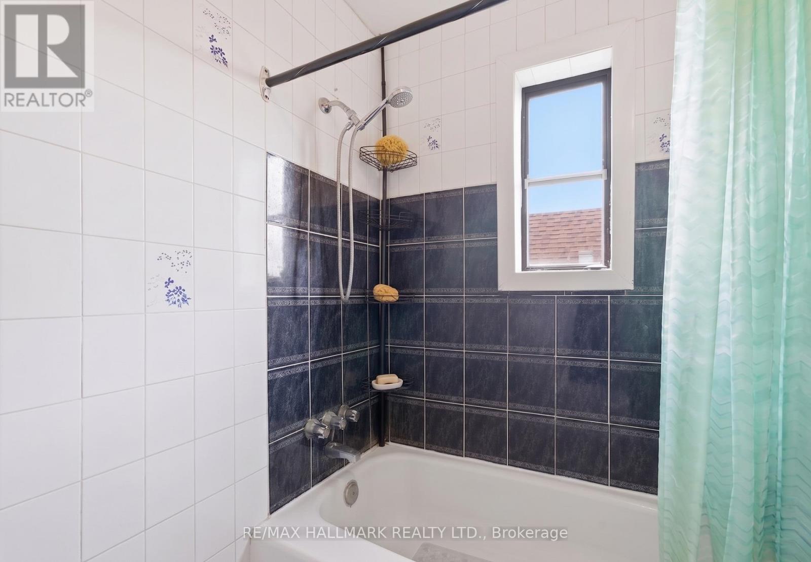 196 Livingstone Avenue, Toronto (briar Hill-belgravia), Ontario