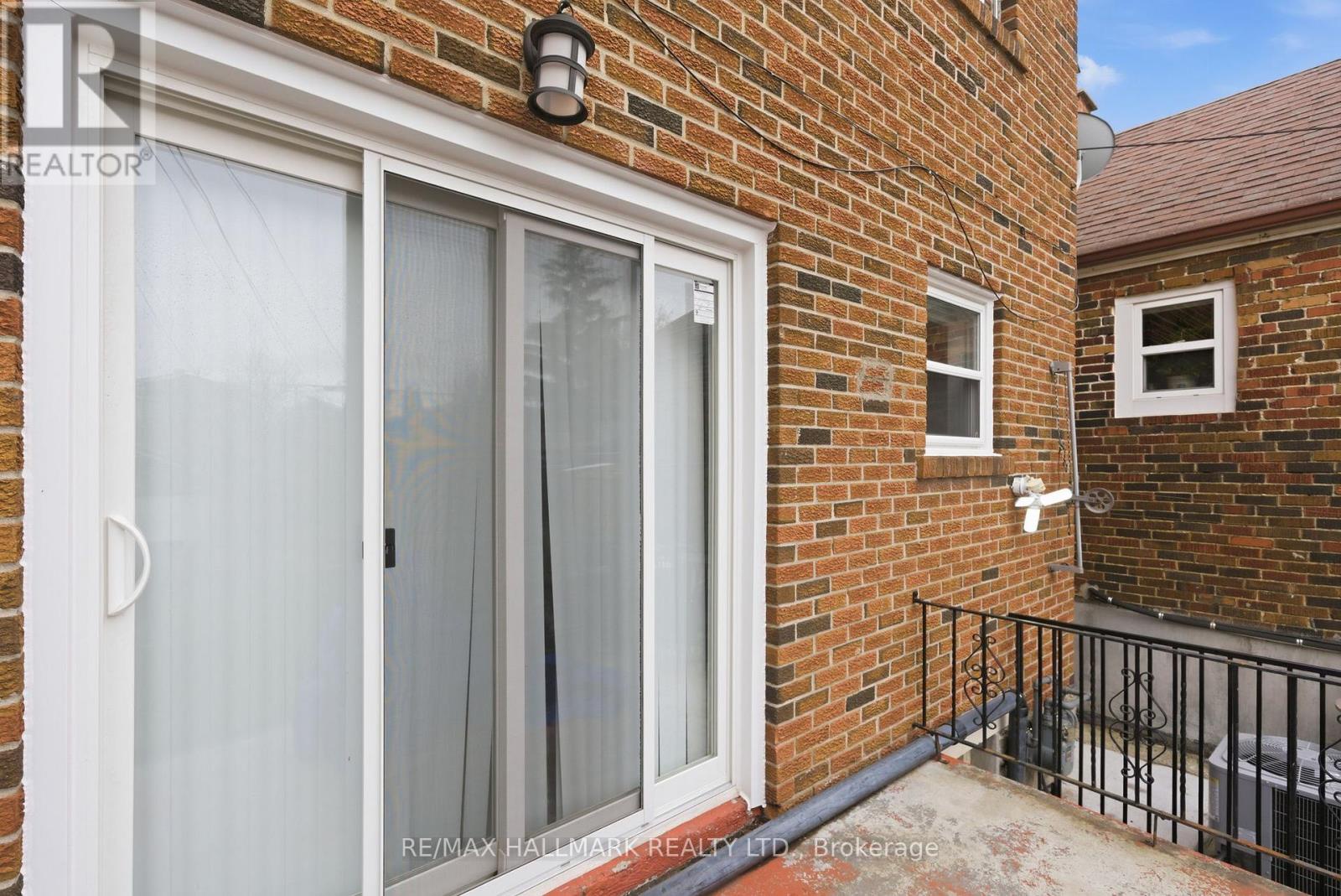 196 Livingstone Avenue, Toronto (briar Hill-belgravia), Ontario