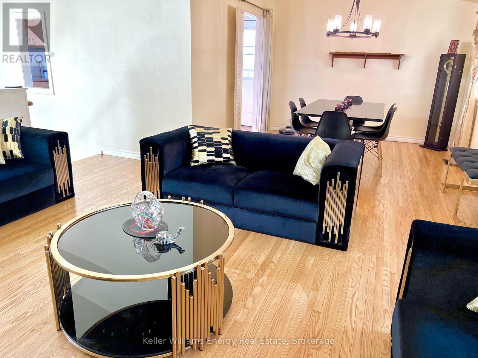 42 Oakley Boulevard, Toronto (bendale), Ontario