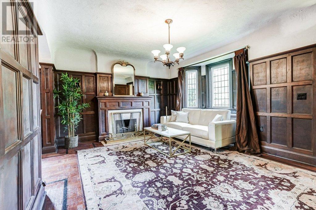2 Larkin Avenue, Toronto (high Park-swansea), Ontario