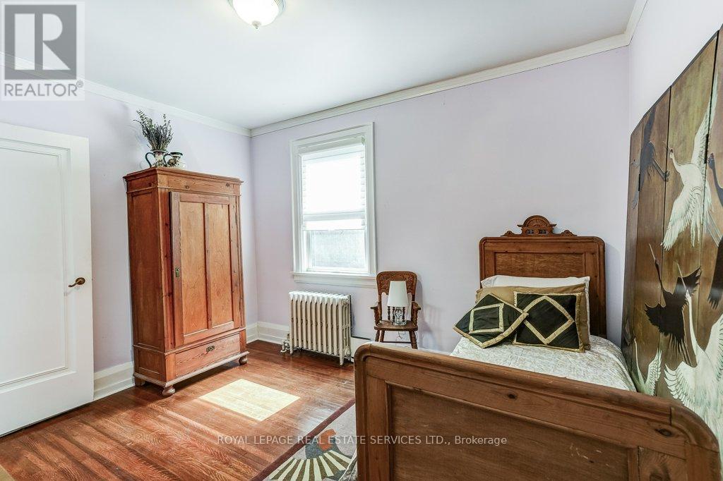 2 Larkin Avenue, Toronto (high Park-swansea), Ontario