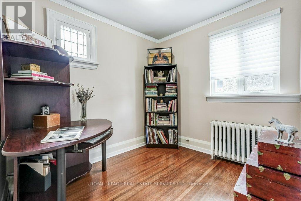 2 Larkin Avenue, Toronto (high Park-swansea), Ontario