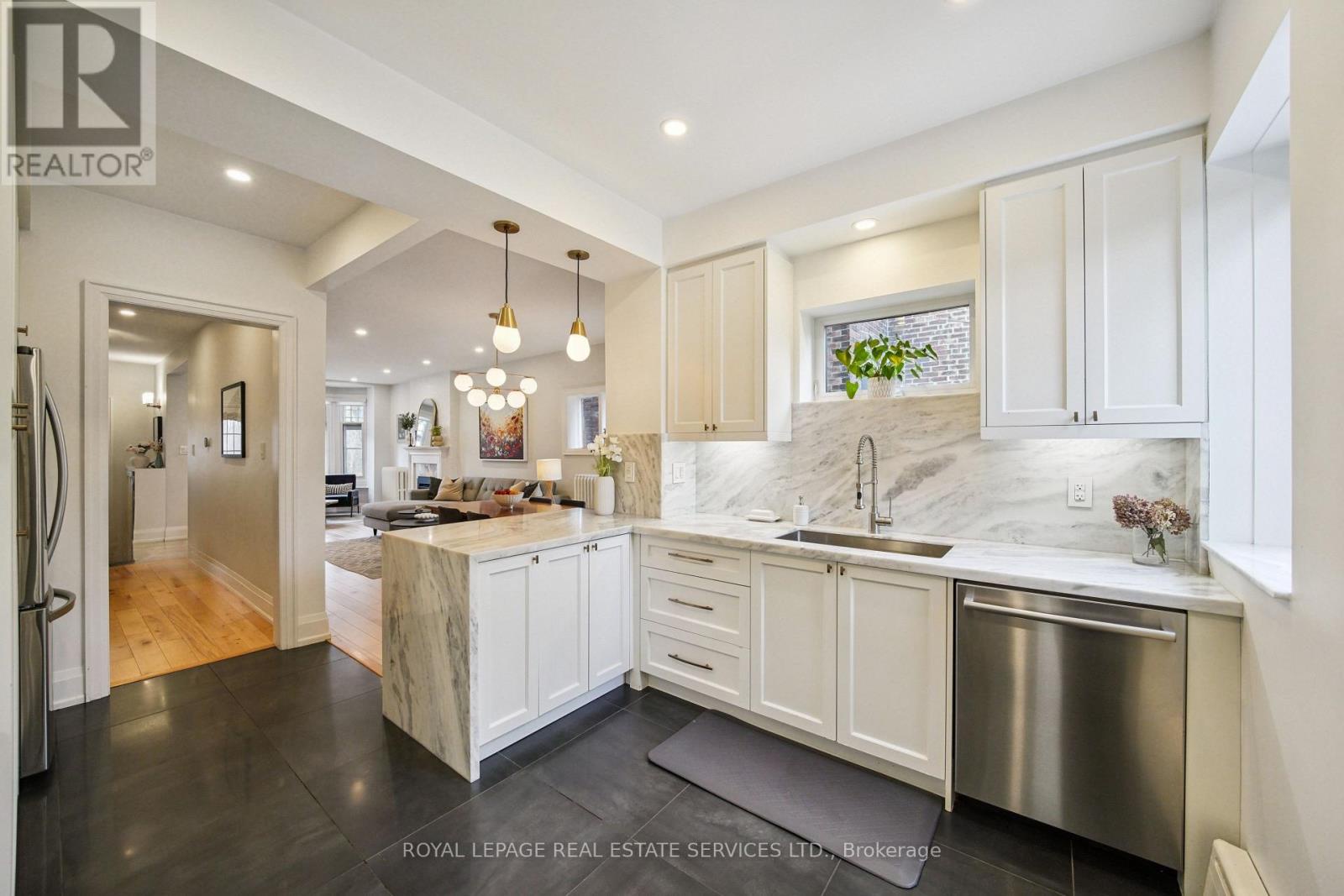 29 Parkside Drive, Toronto (high Park-swansea), Ontario