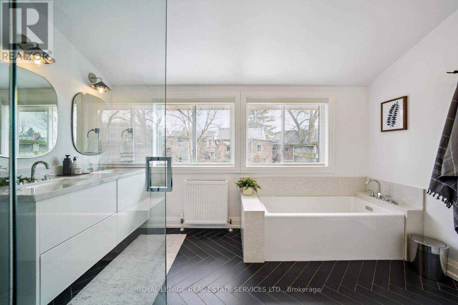 29 Parkside Drive, Toronto (high Park-swansea), Ontario