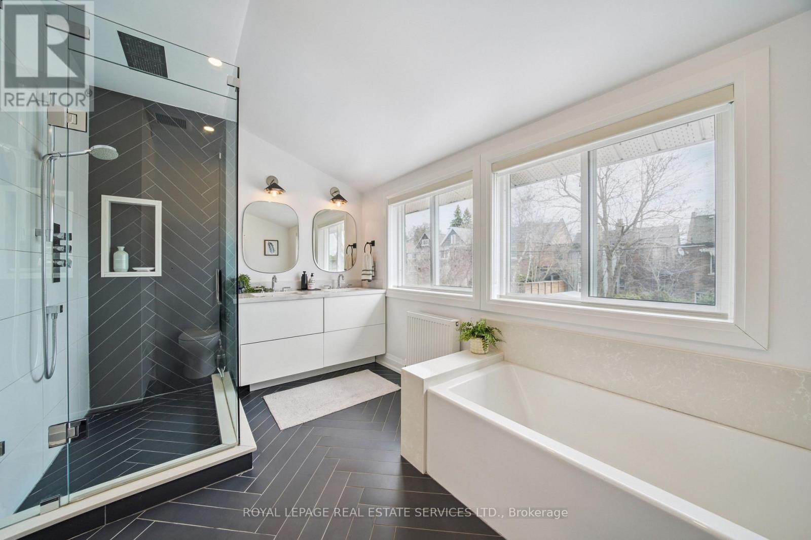 29 Parkside Drive, Toronto (high Park-swansea), Ontario