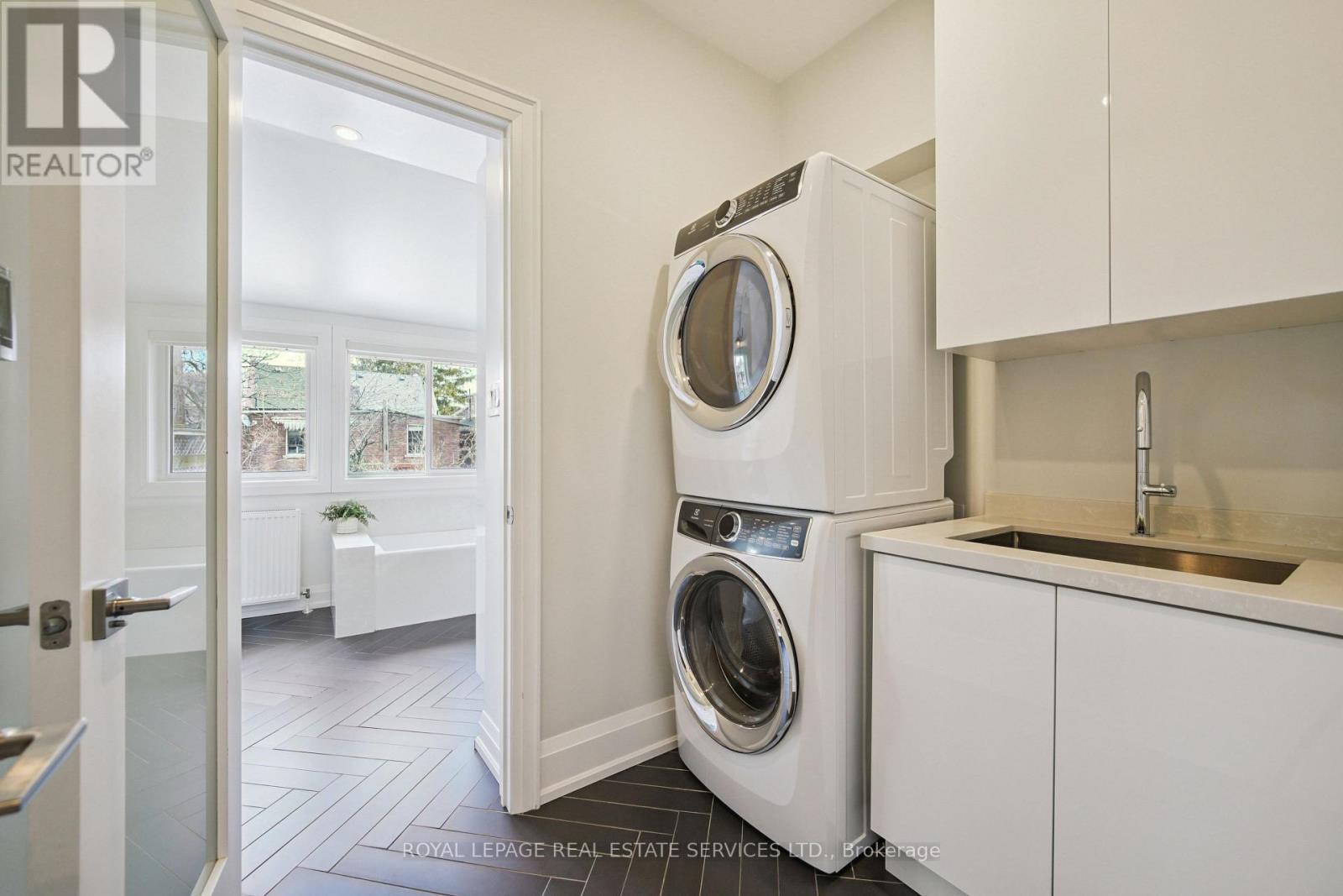 29 Parkside Drive, Toronto (high Park-swansea), Ontario