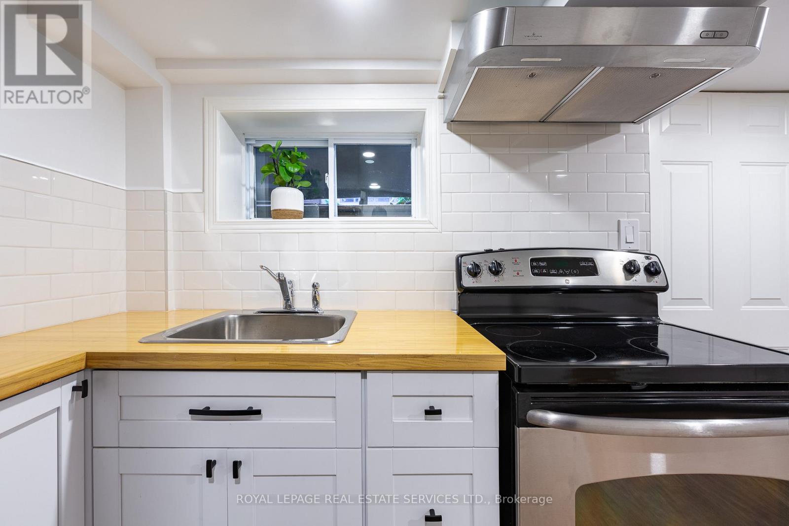 29 Parkside Drive, Toronto (high Park-swansea), Ontario