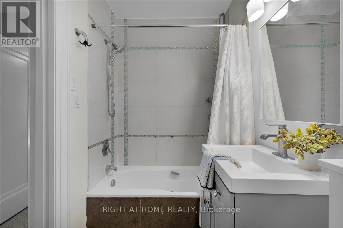 428 Briar Hill Avenue, Toronto (lawrence Park South), Ontario